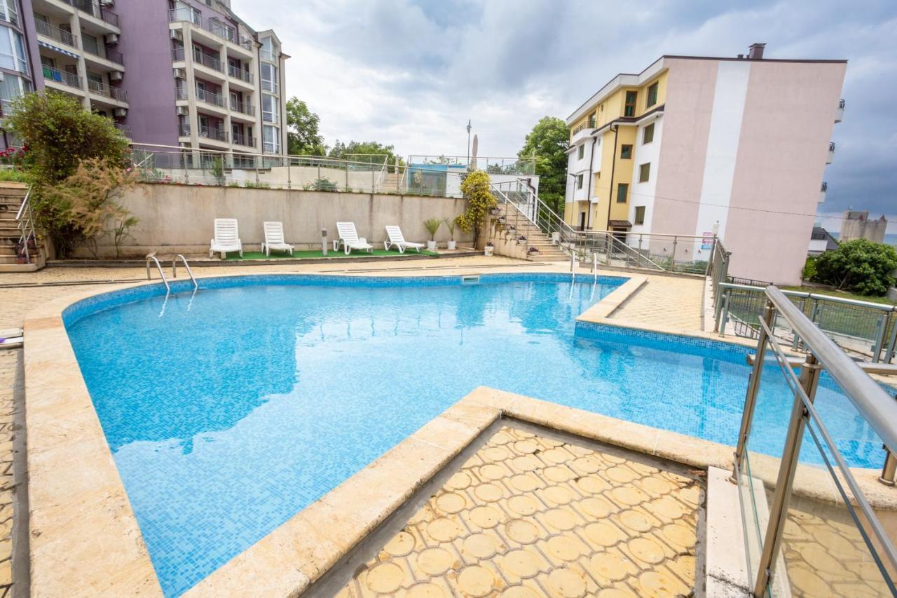 Апартамент Славея Kavarna Exterior photo